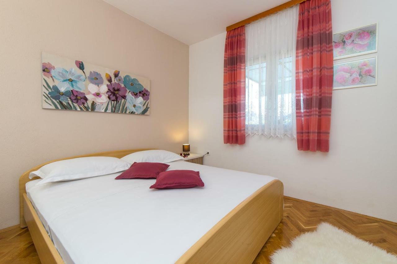Guest House Pelja Plano Bagian luar foto