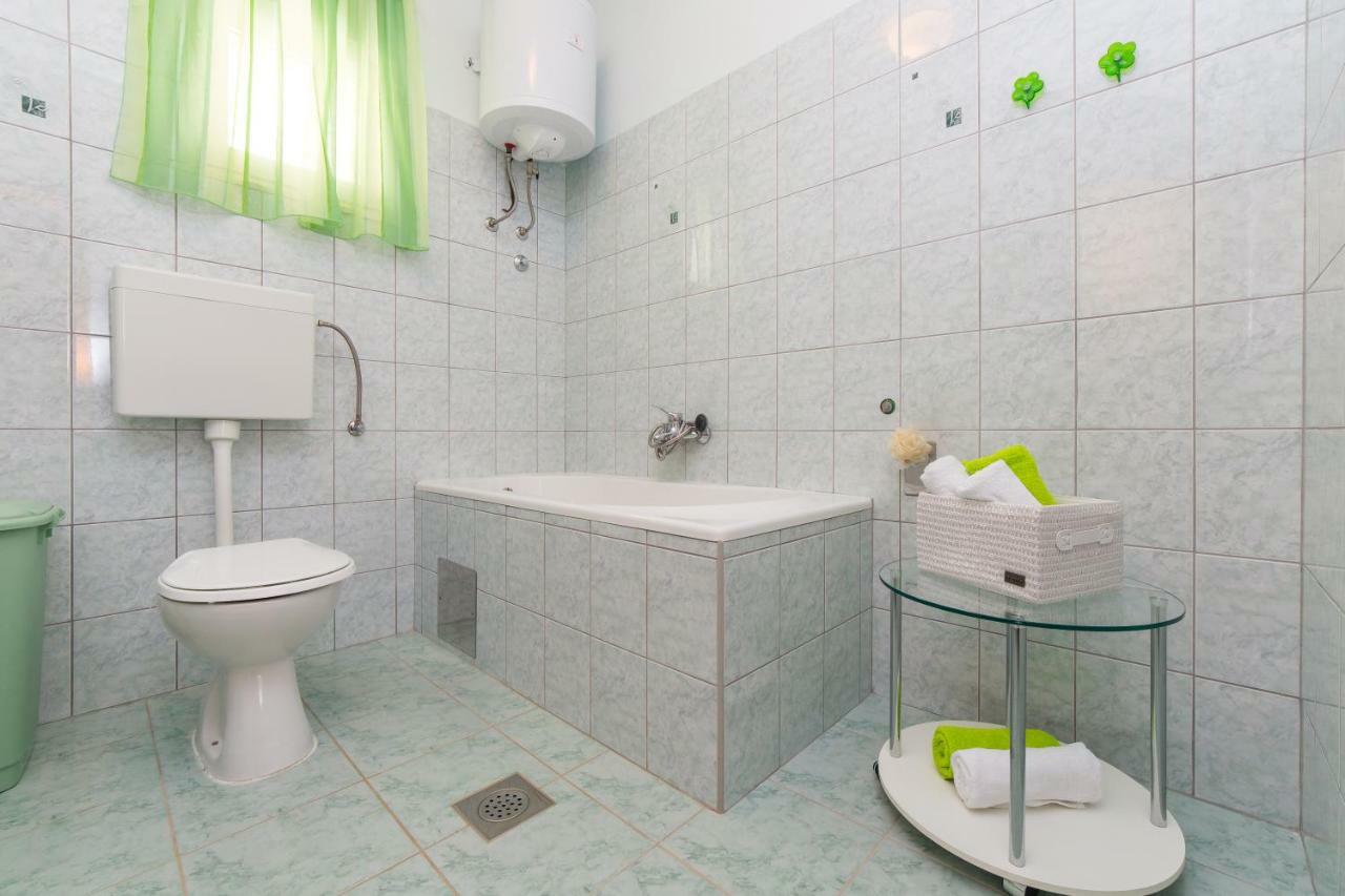 Guest House Pelja Plano Bagian luar foto