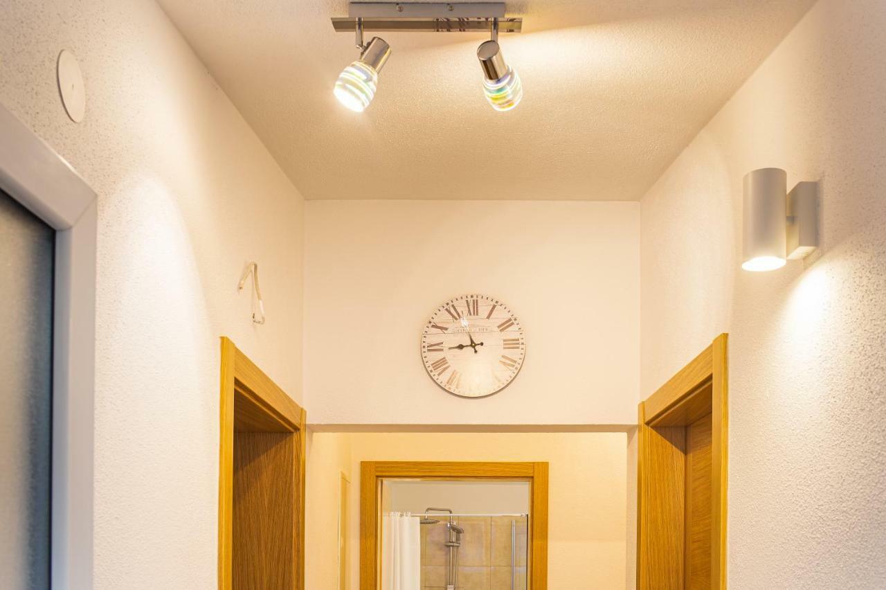 Guest House Pelja Plano Bagian luar foto